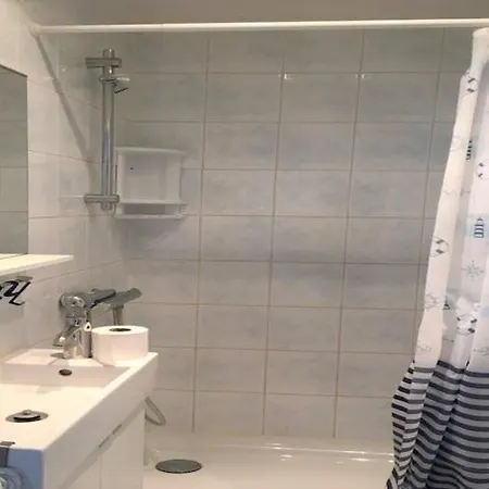Apartment Near Zeedijk Promenade